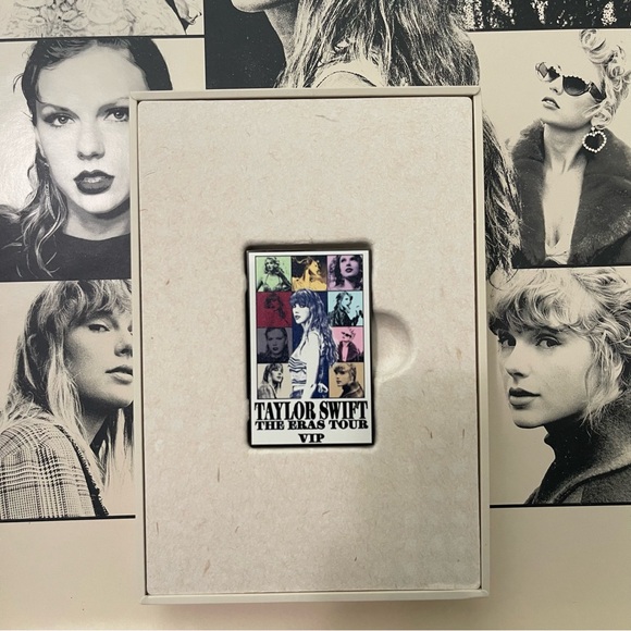 OFFICIAL Taylor Swift VIP Box - Picture 5 of 7
